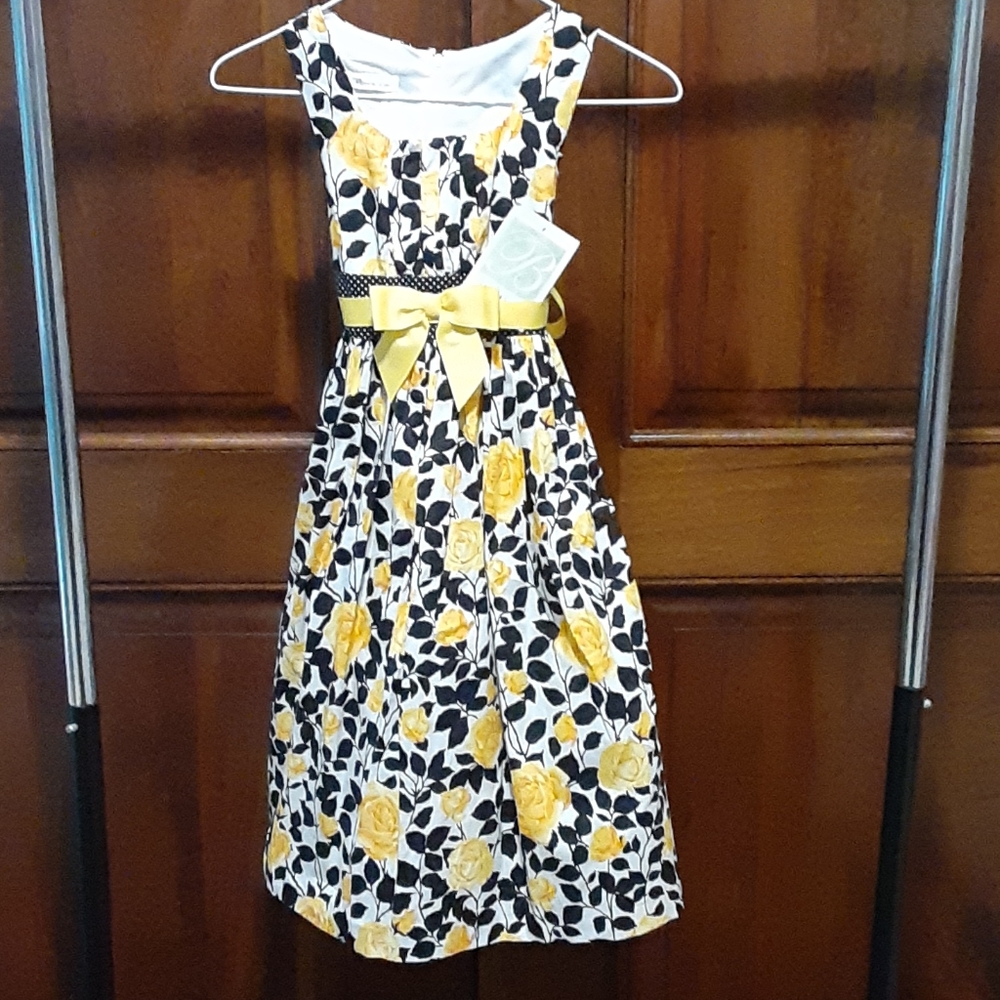 Gold rose/ black thorn dress